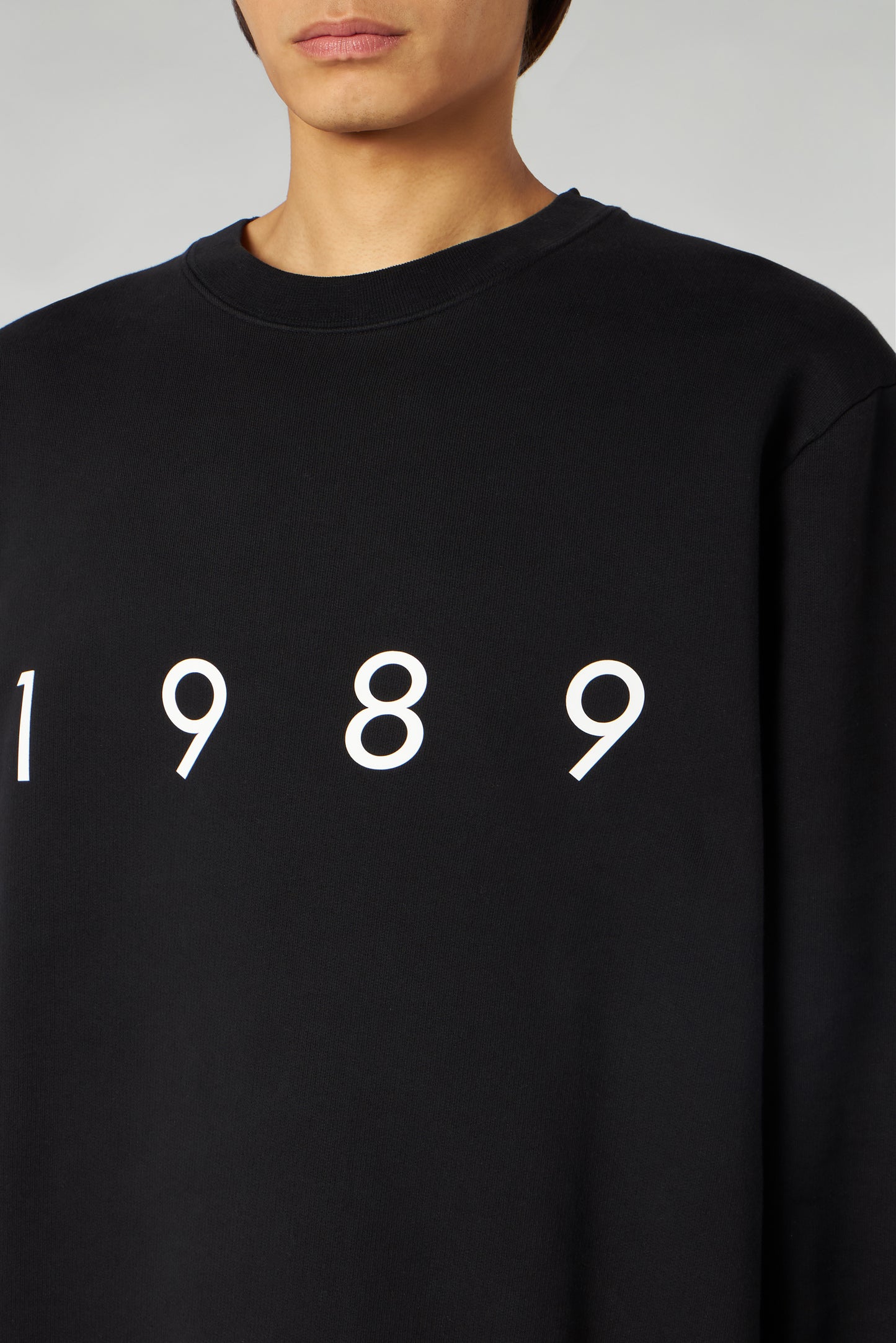 Crewneck Logo