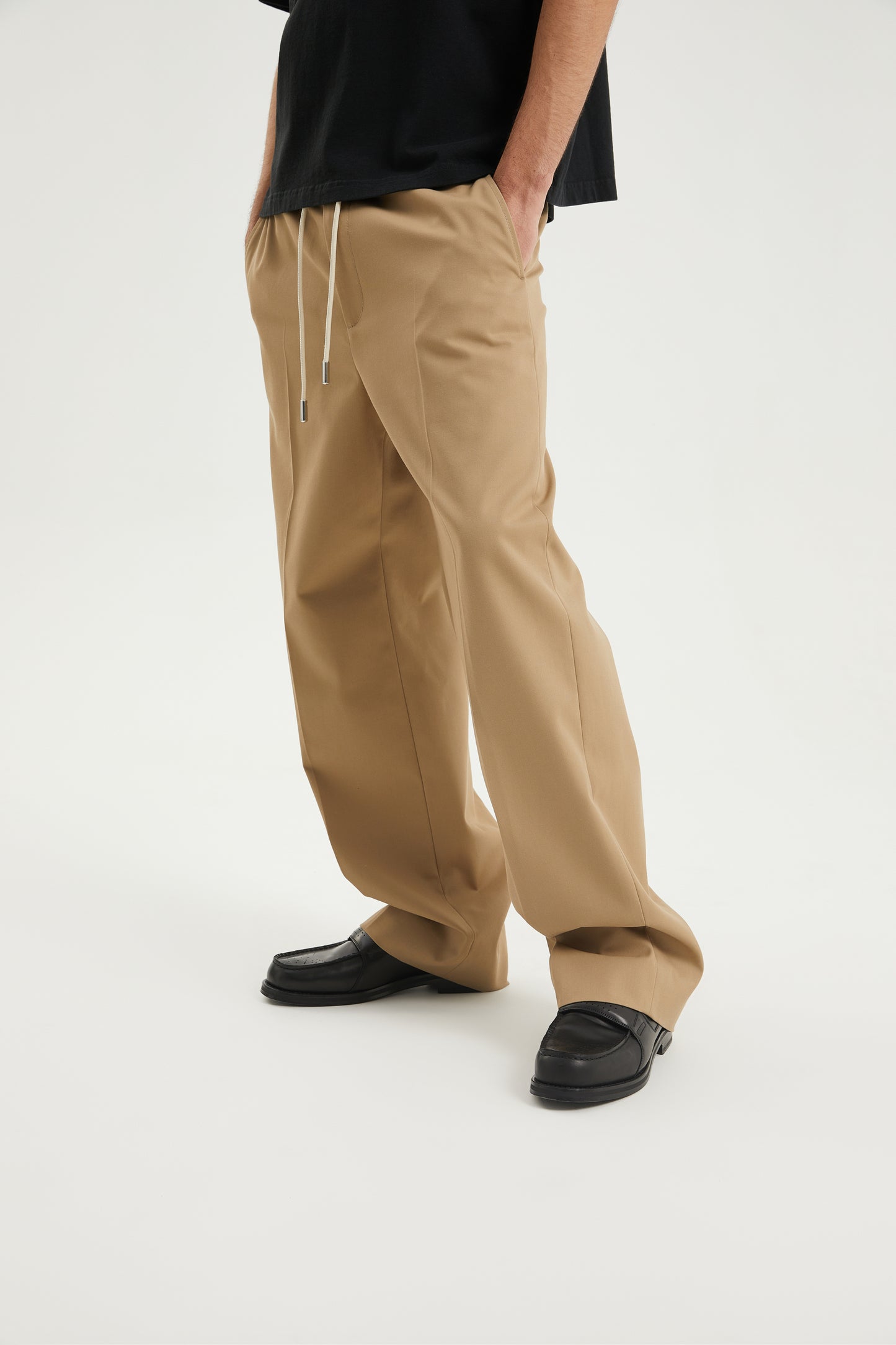 Elastic belt pants