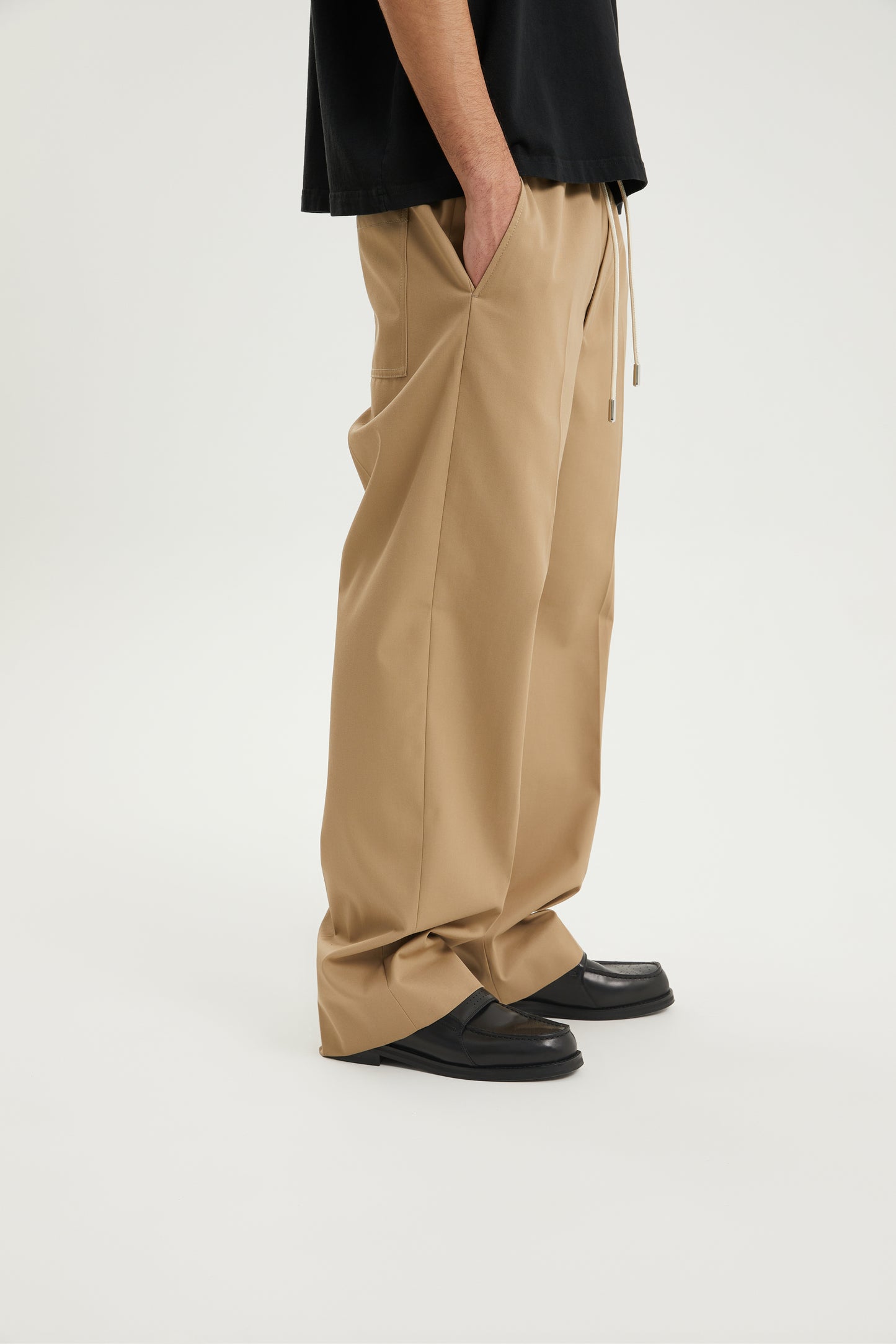 Elastic belt pants