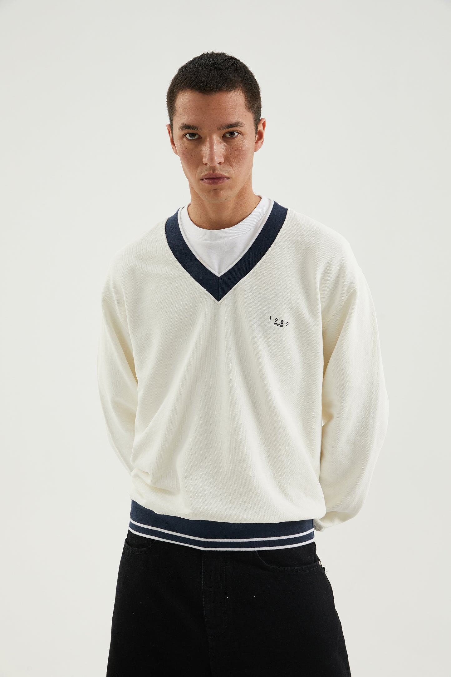 JP V-neck sweatshirt